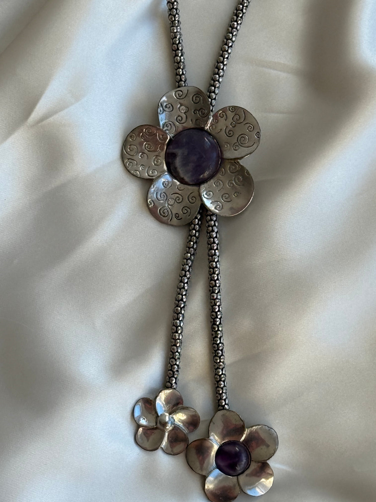 Vintage Silver-Tone Floral Lariat Necklace with Purple Stone