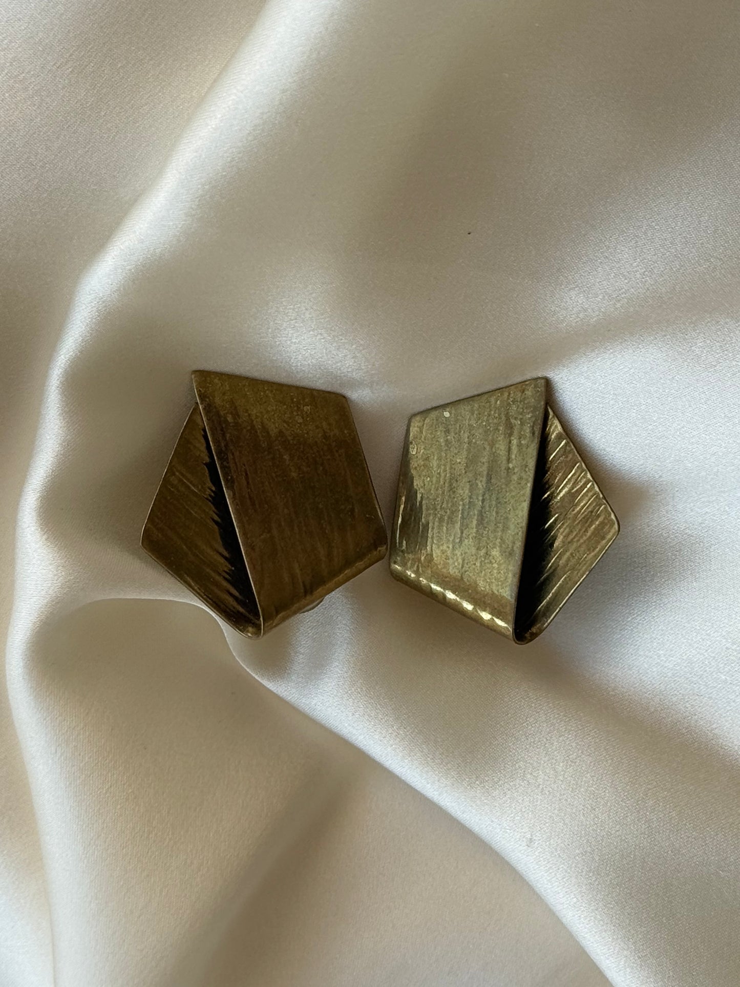 Vintage Geometric Stud Earrings – Gold-Tone Finish