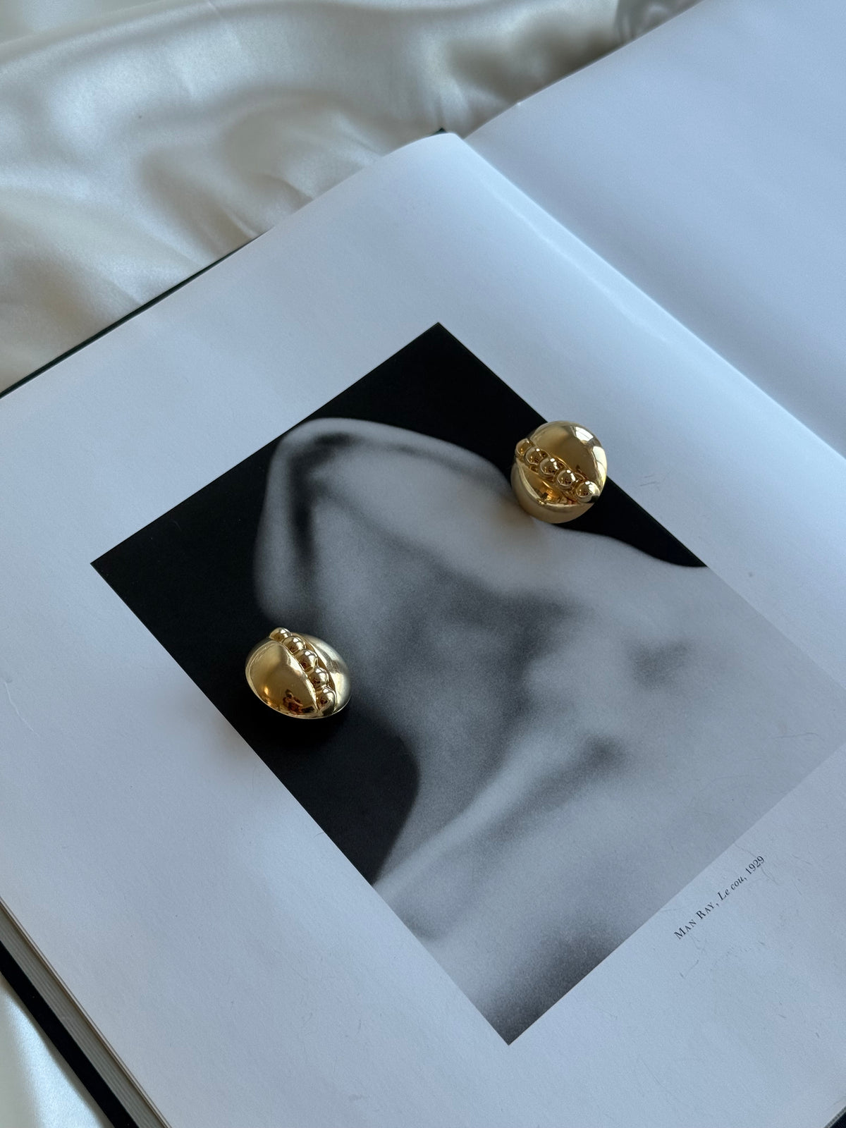 Vintage Lightweight Gold-Toned Clip-On Earrings