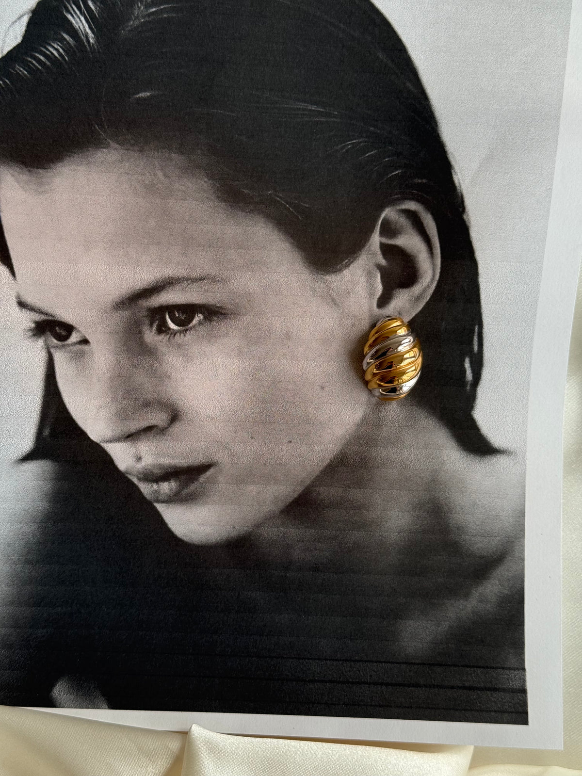Vintage Two-Tone Ribbed Stud Earrings