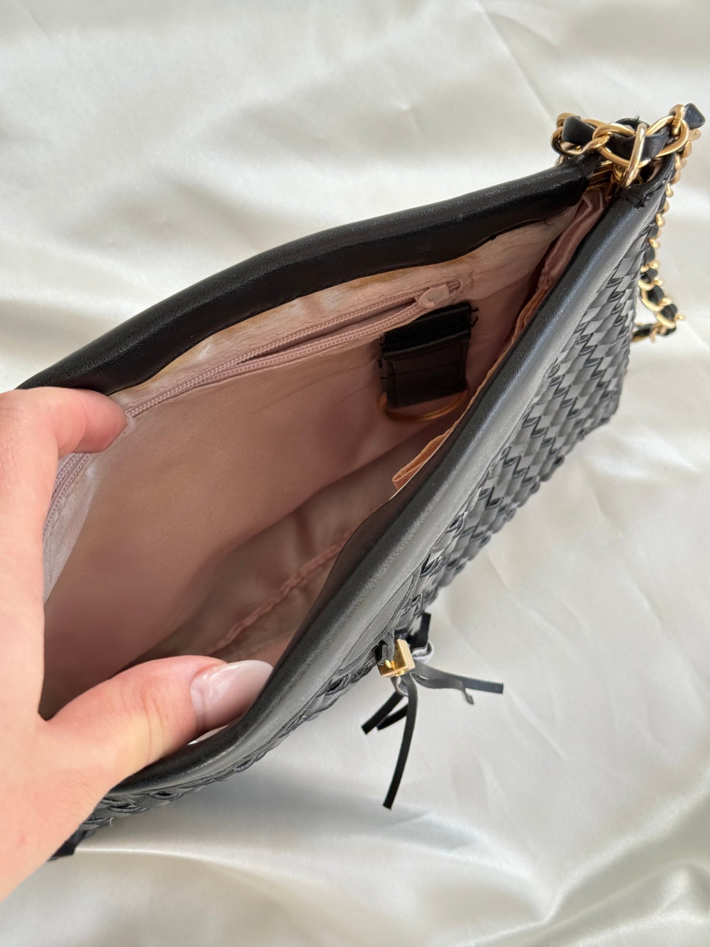 Vintage Woven Shoulder Bag – Black with Gold Chain Strap