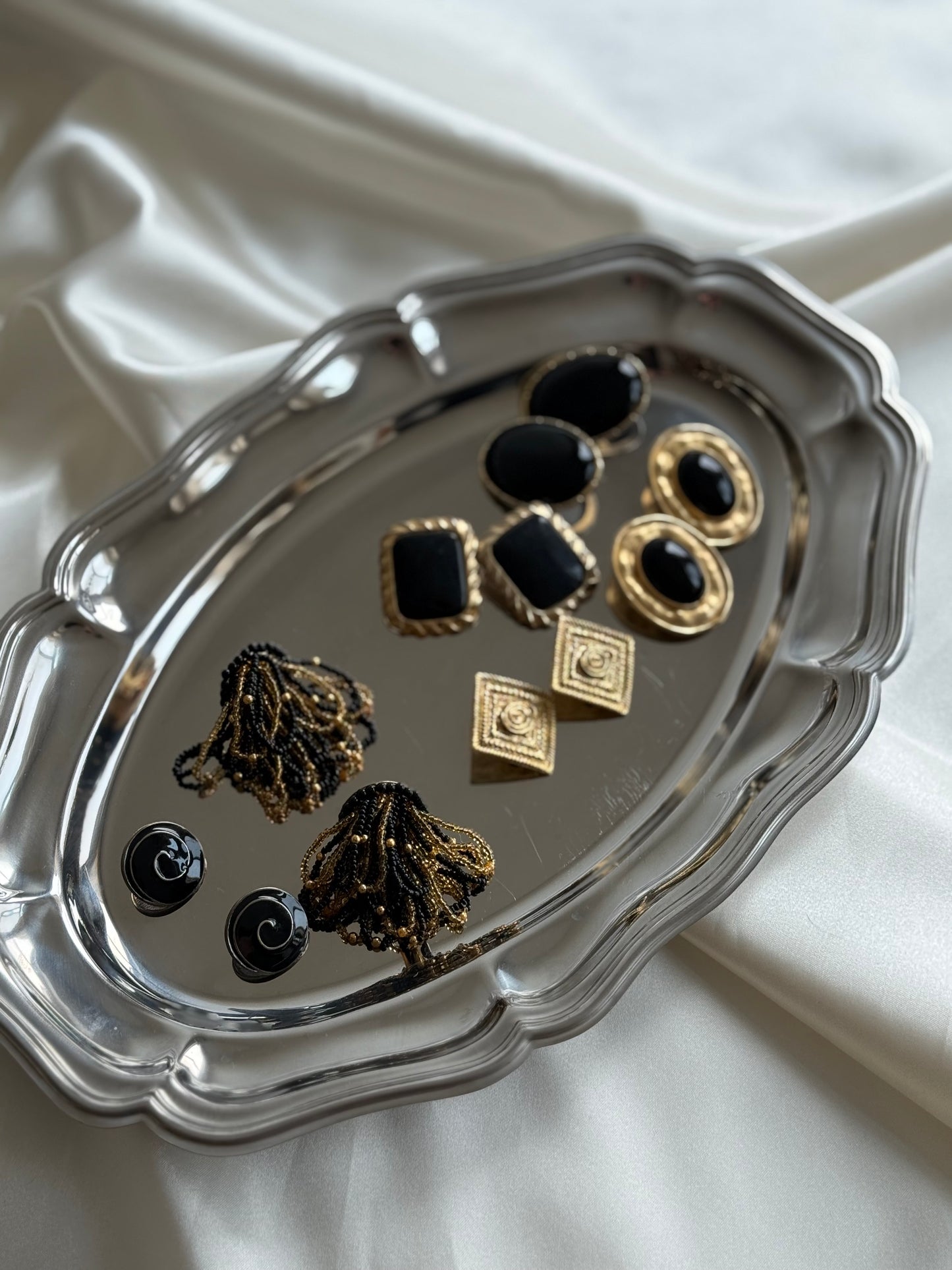 Vintage Black Swirl Stud Earrings