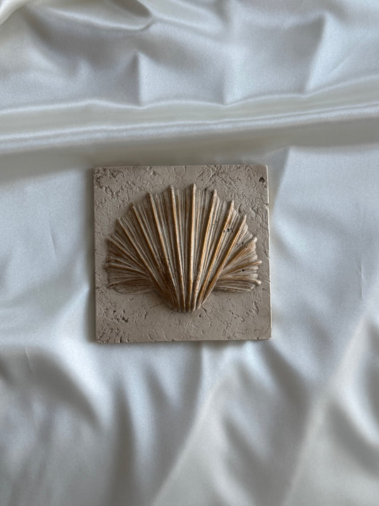 Vintage Canadian Ceramic Wall Art – Shell Set (2 pcs)