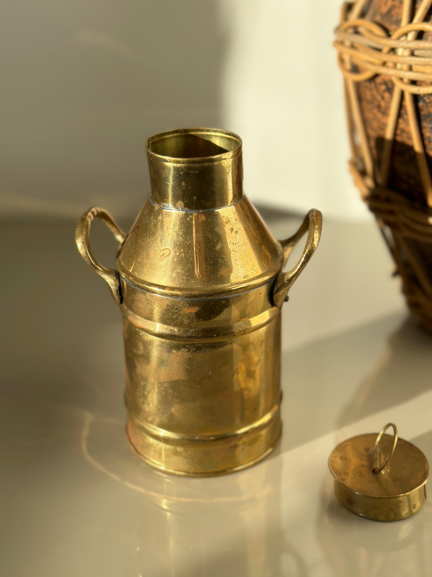 Brass milk dispenser with lid