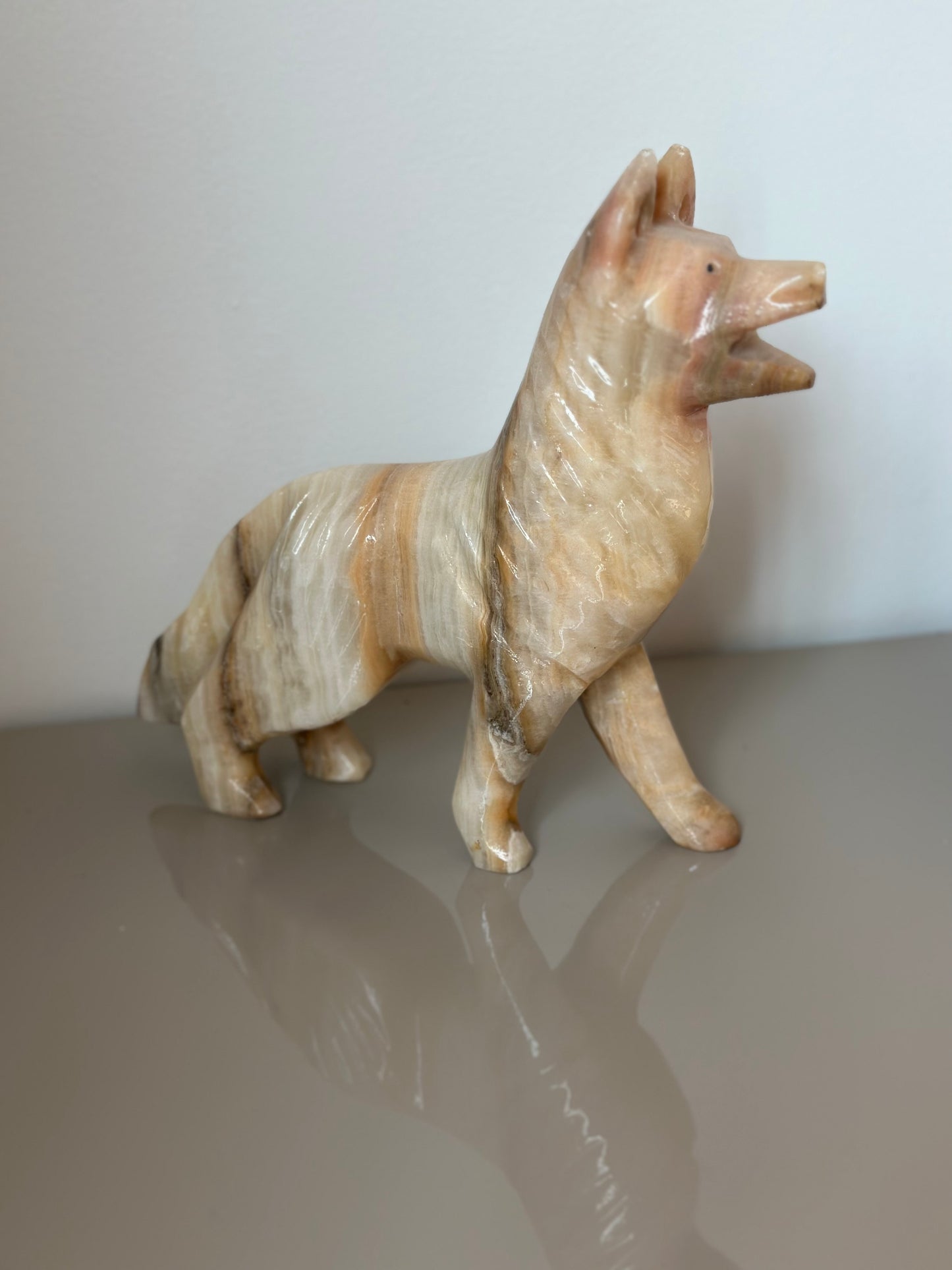 Vintage onyx wolf