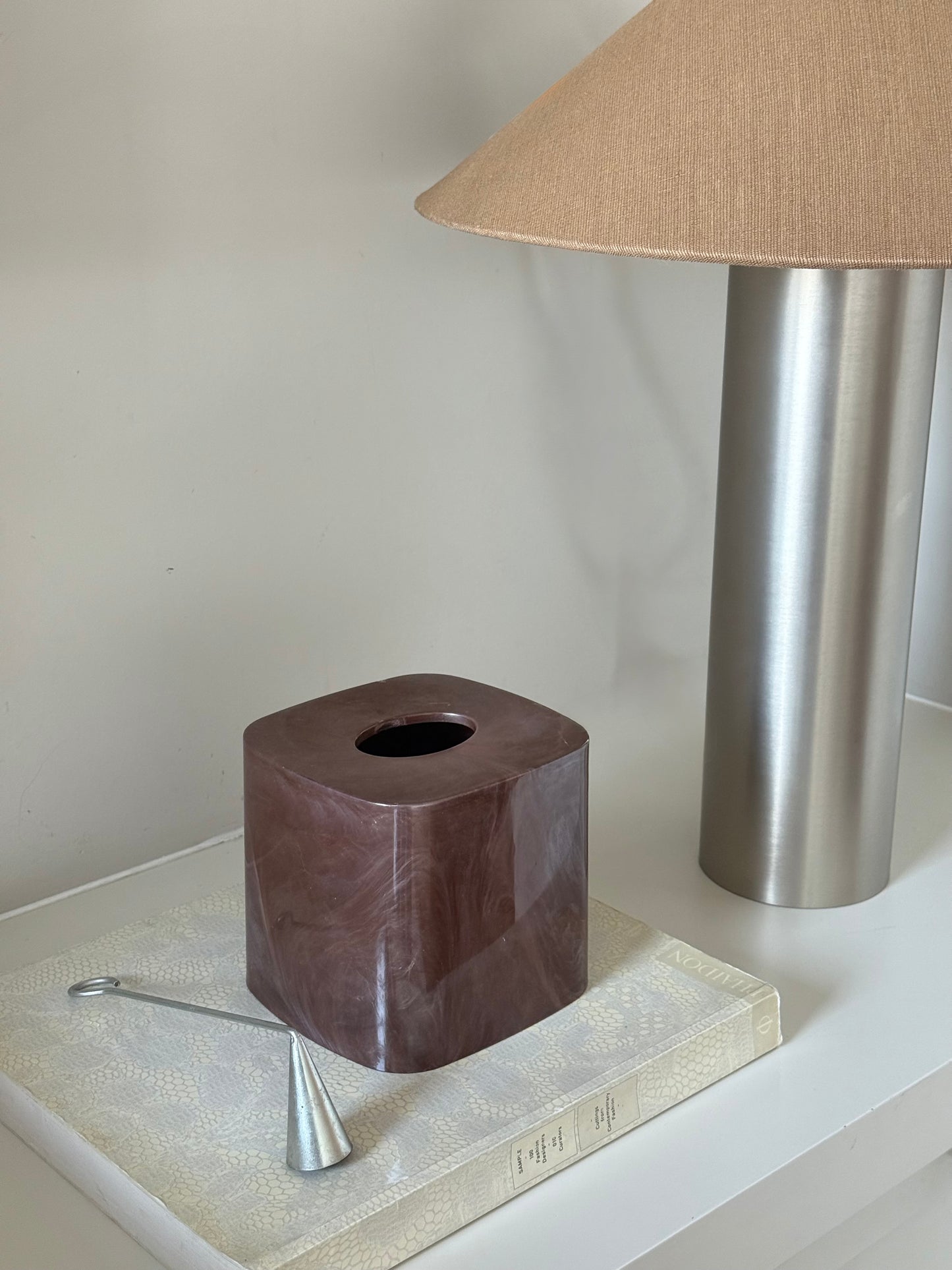 Vintage Acrylic Tissue Box Cover — Mocha Swirl