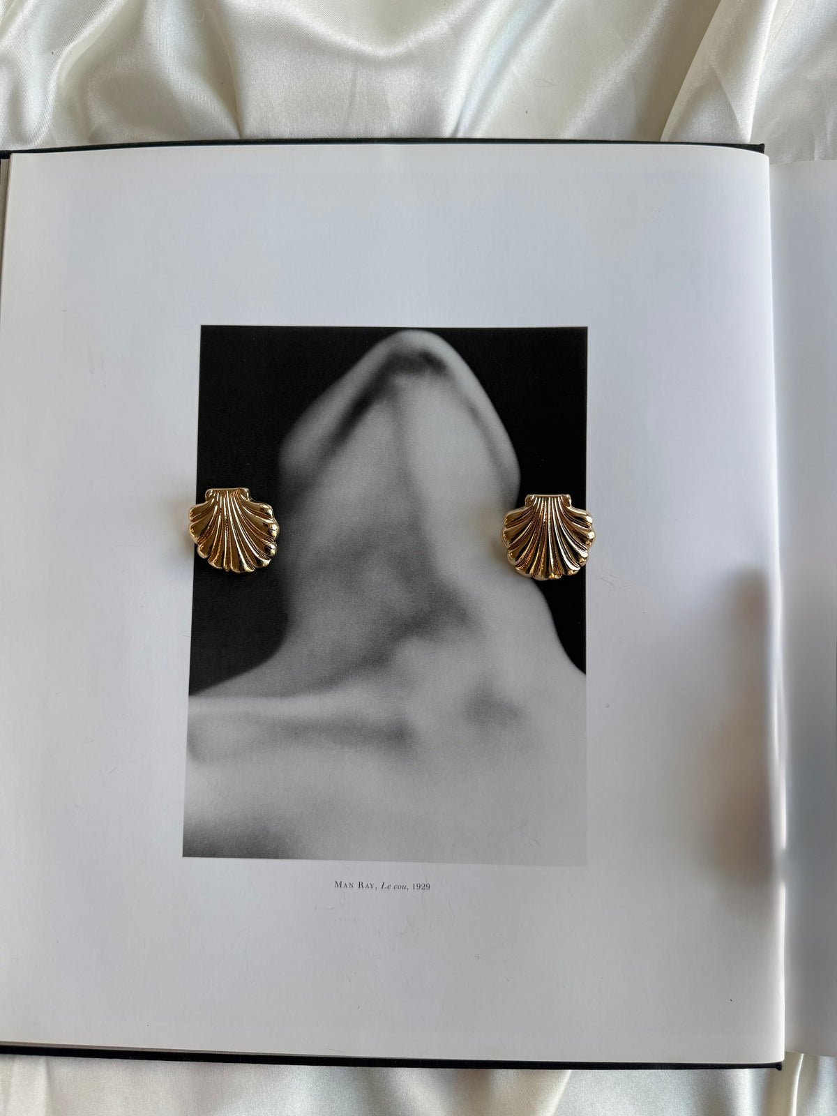 Vintage Gold Tone Scallop Shell Earrings