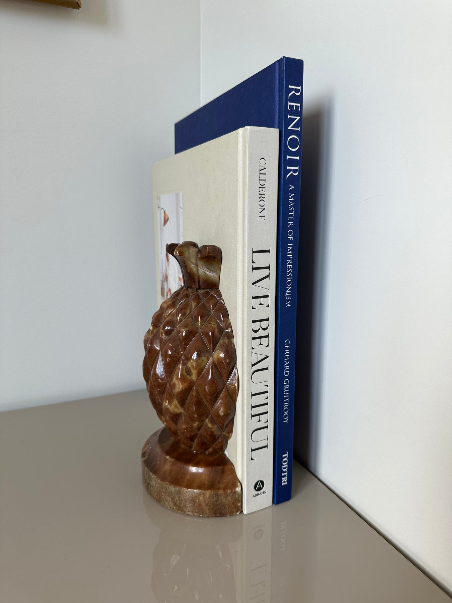 Pineapple bookend