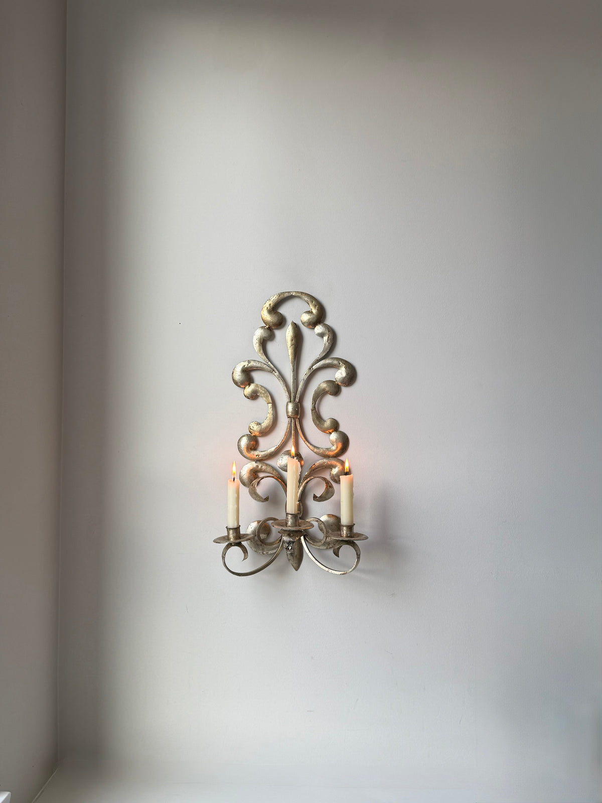 Vintage Italian Gilt Metal Three-Arm Wall Sconce – Made in Italy