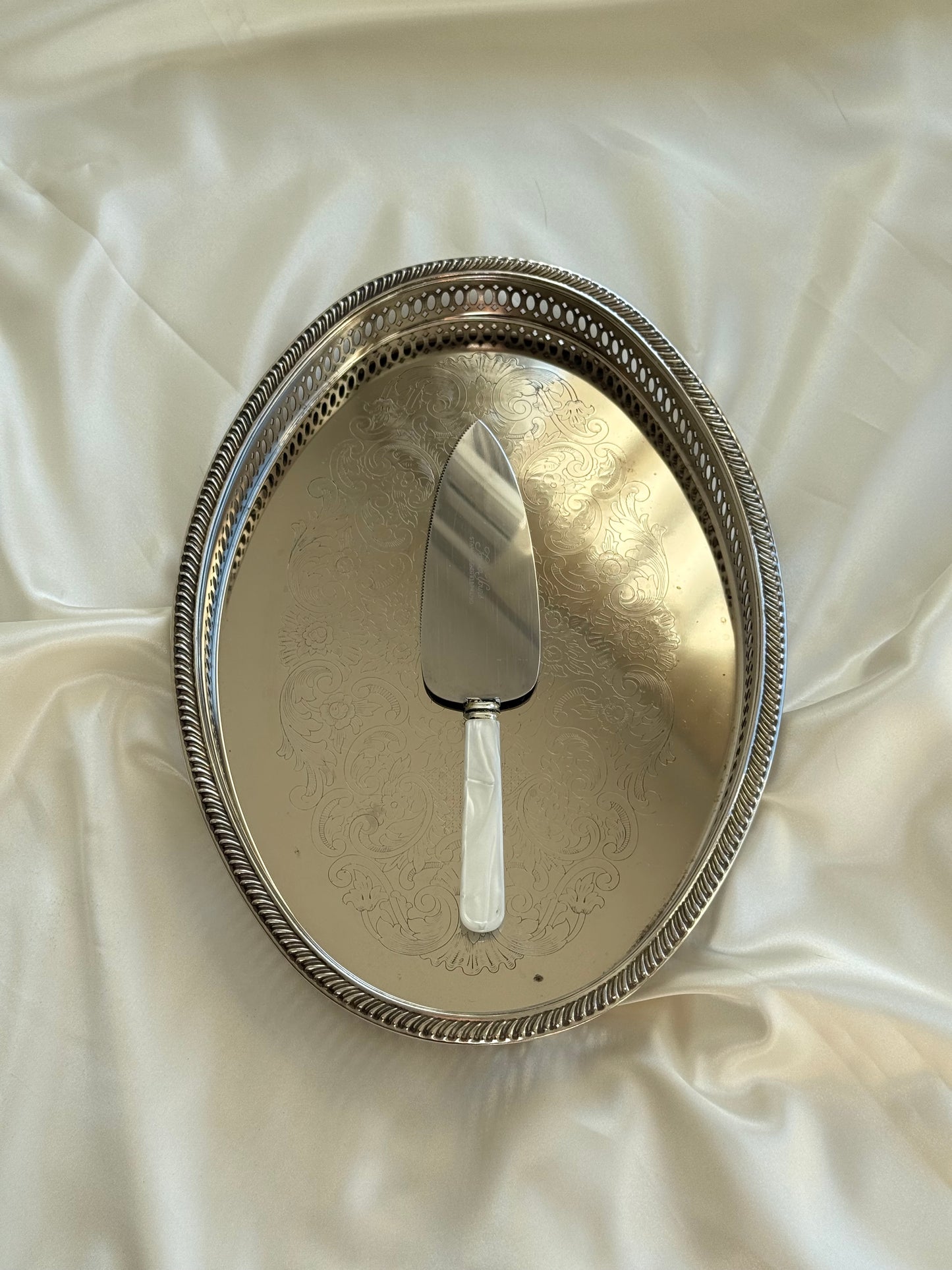 Vintage Silver-Plated Oval Serving Tray with Cake Server