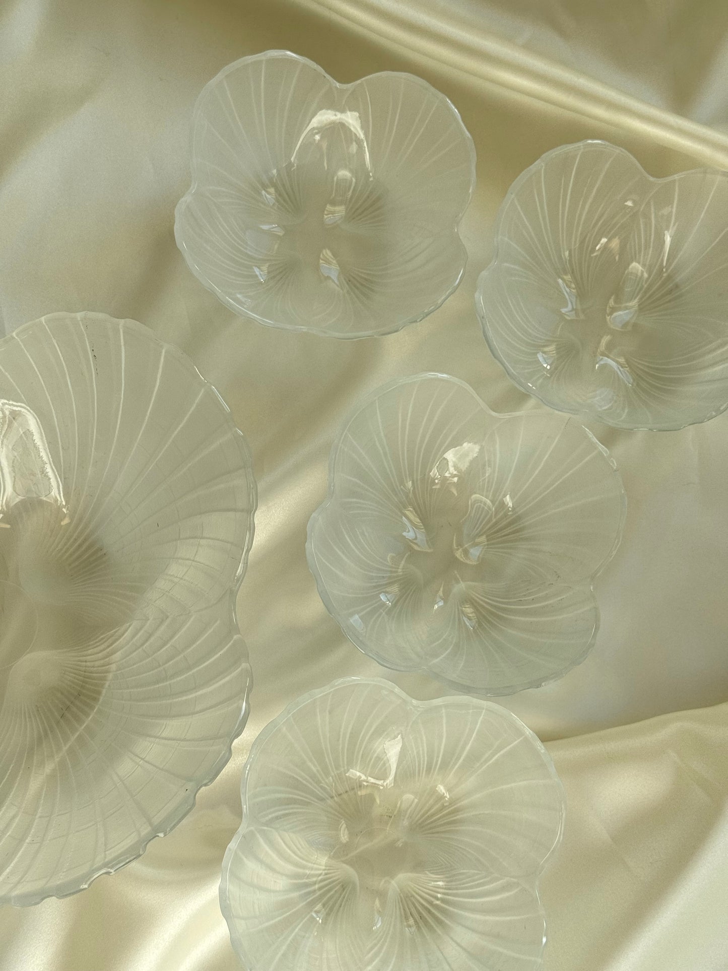 Vintage Frosted Glass Shell Serving Set – 5 Pieces