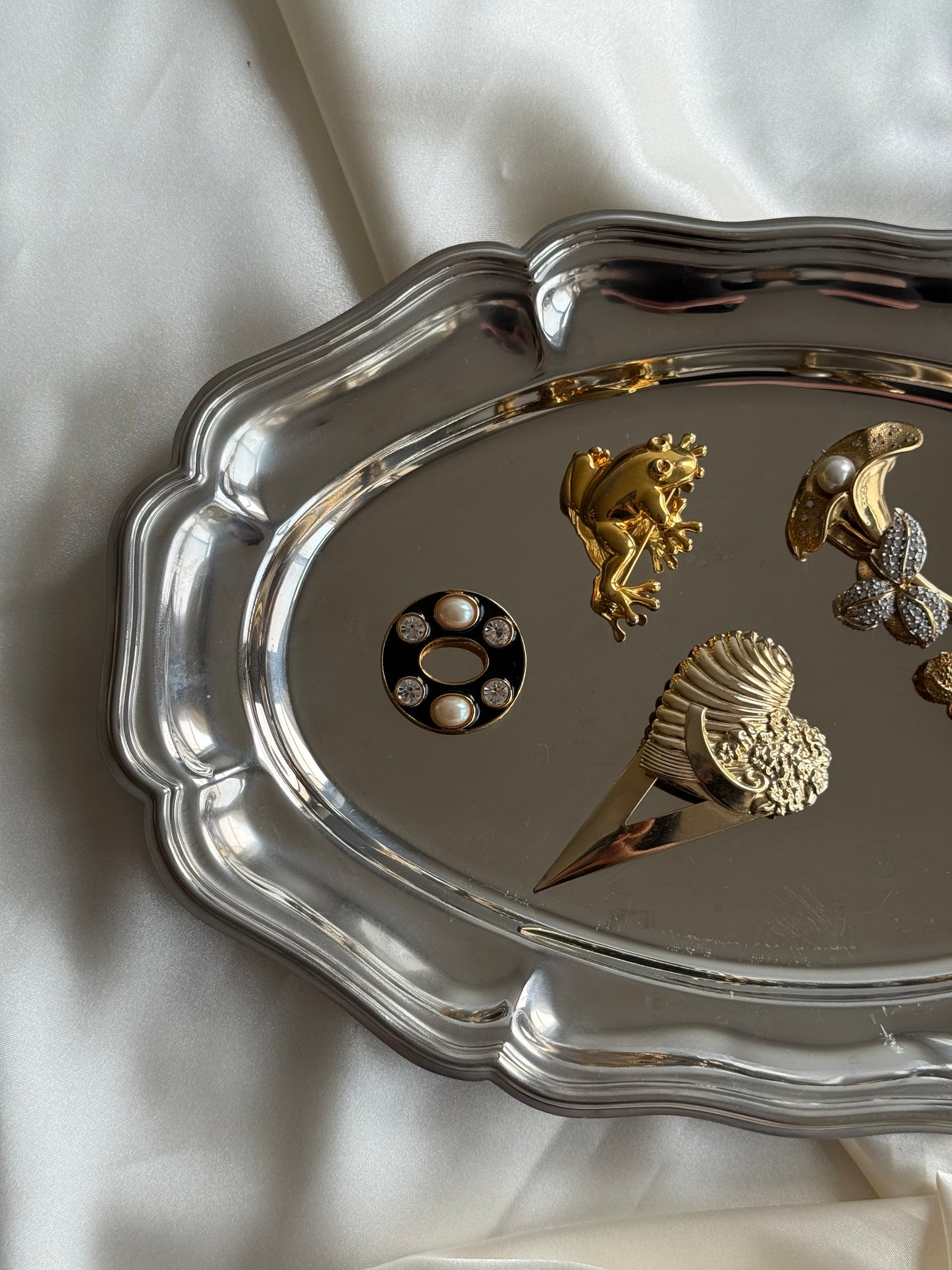Vintage Pearl & Crystal Enamel Brooch