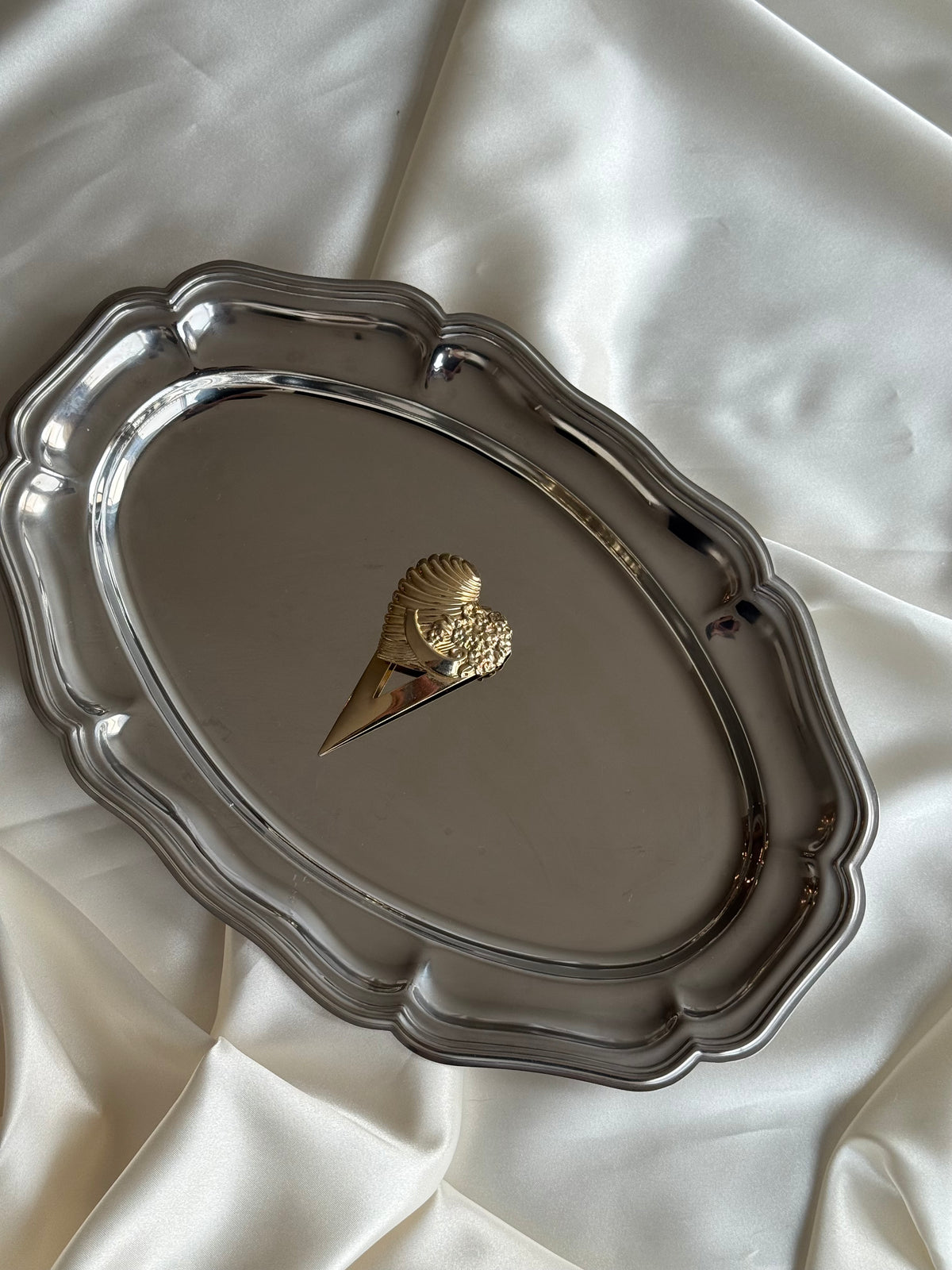 Vintage Gold Tone Abstract Brooch
