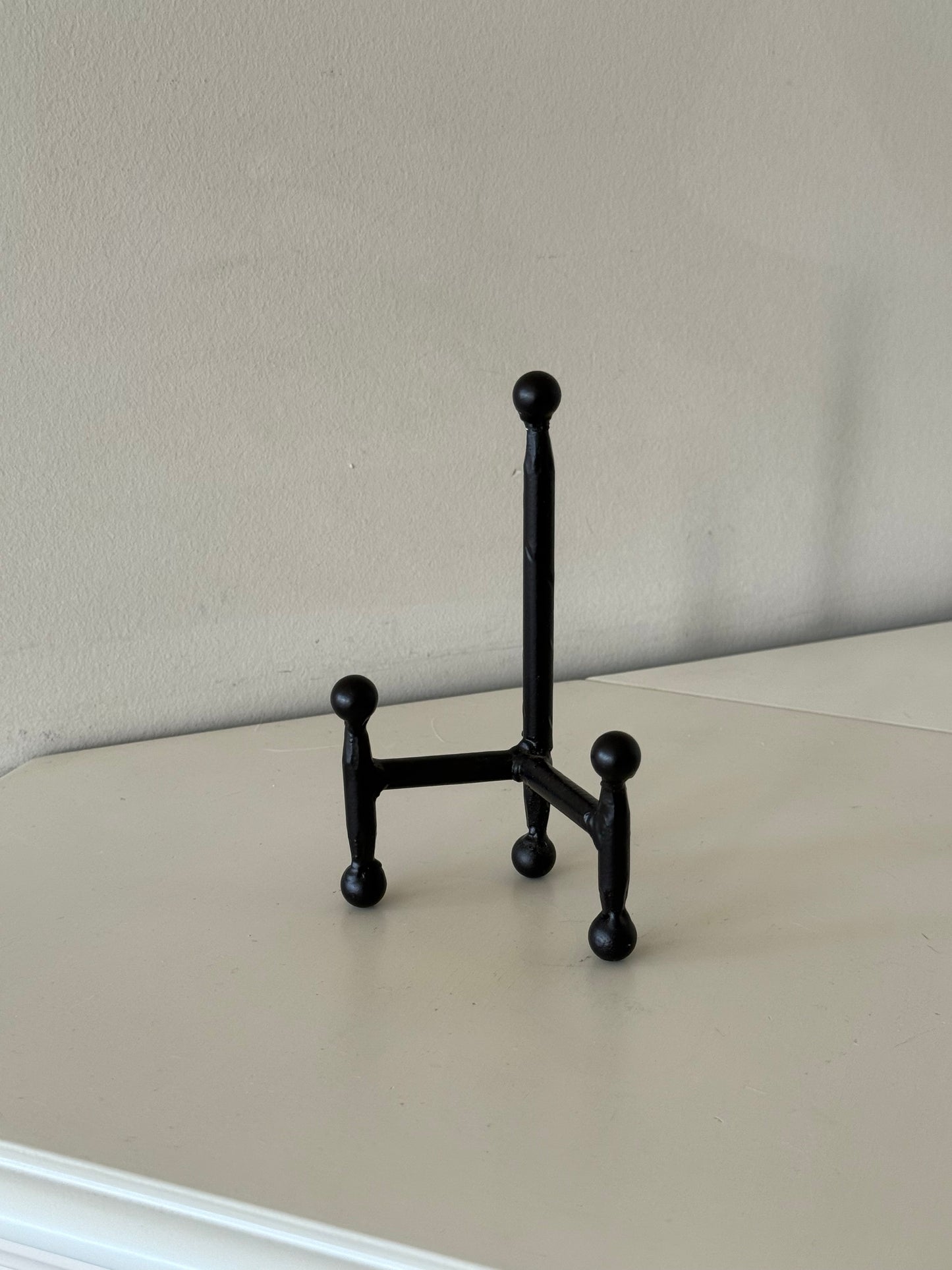 Vintage Display Easel – Sculptural Minimalist Stand