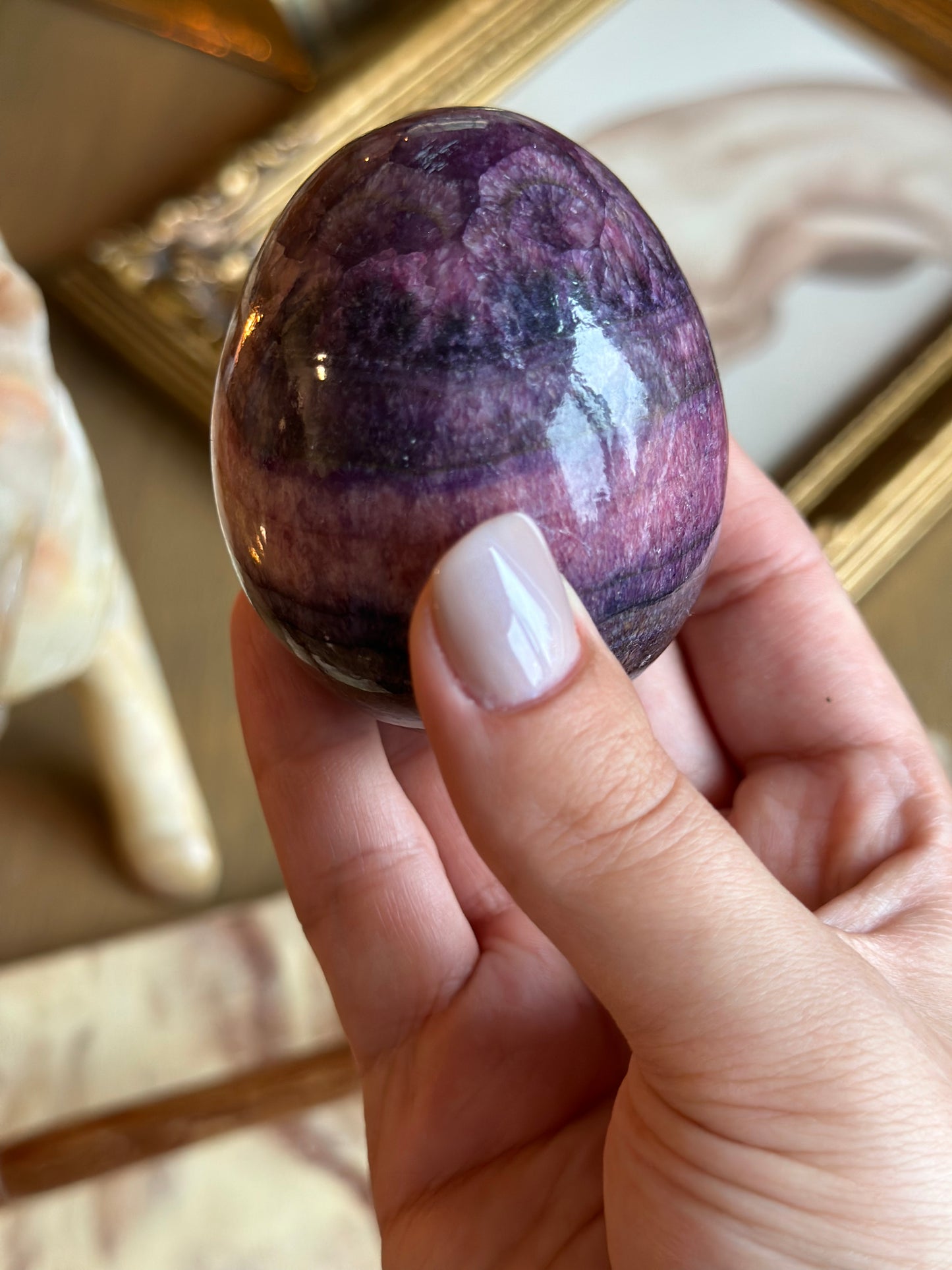 Alabaster egg