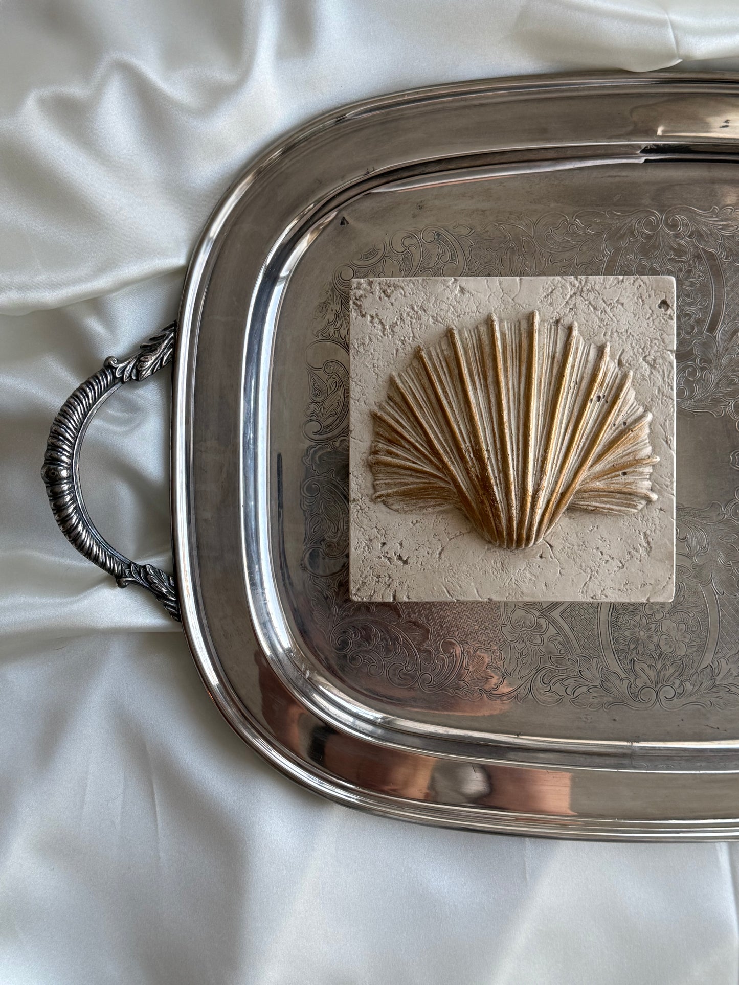 Vintage Canadian Ceramic Wall Art – Shell Set (2 pcs)