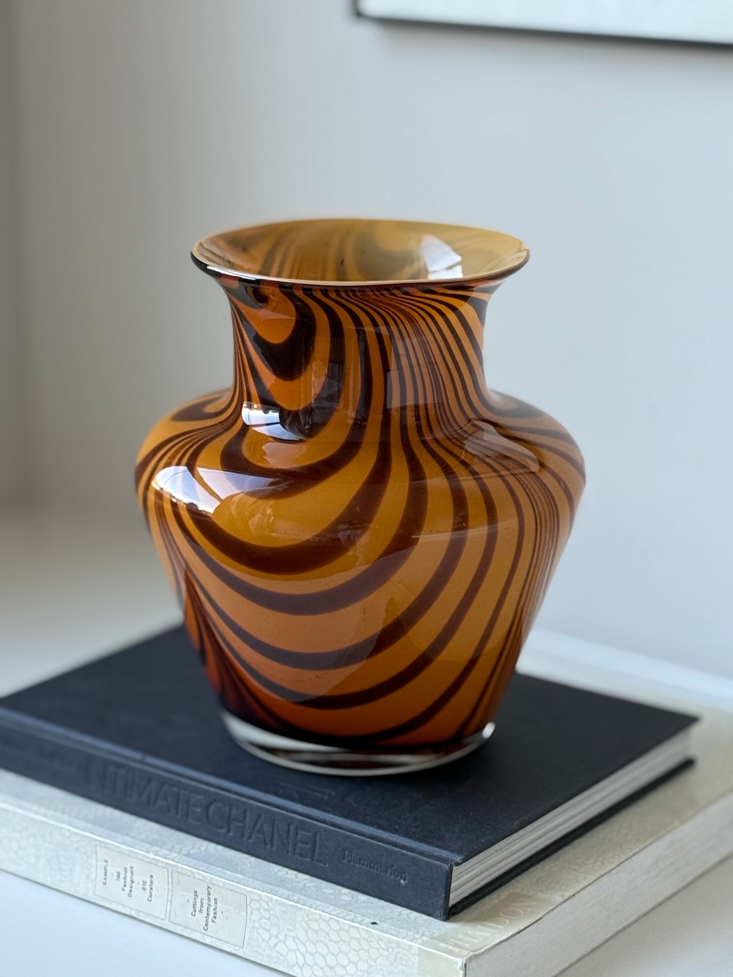 Vintage Art Glass Vase – Amber & Brown Swirl