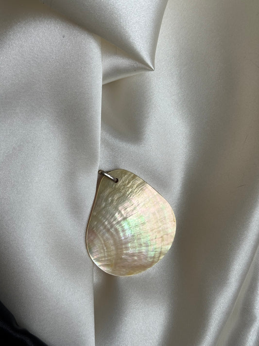 Vintage Mother of Pearl Pendant