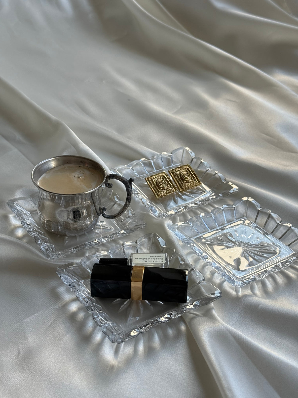 Set of 4 Vintage Pressed Glass Trinket Dishes / coasters