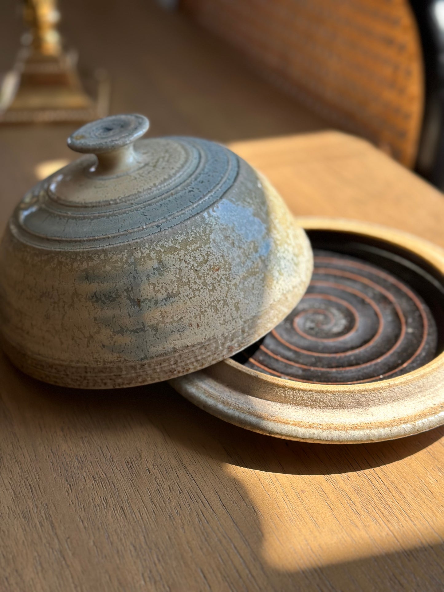 Ceramic lidded dish