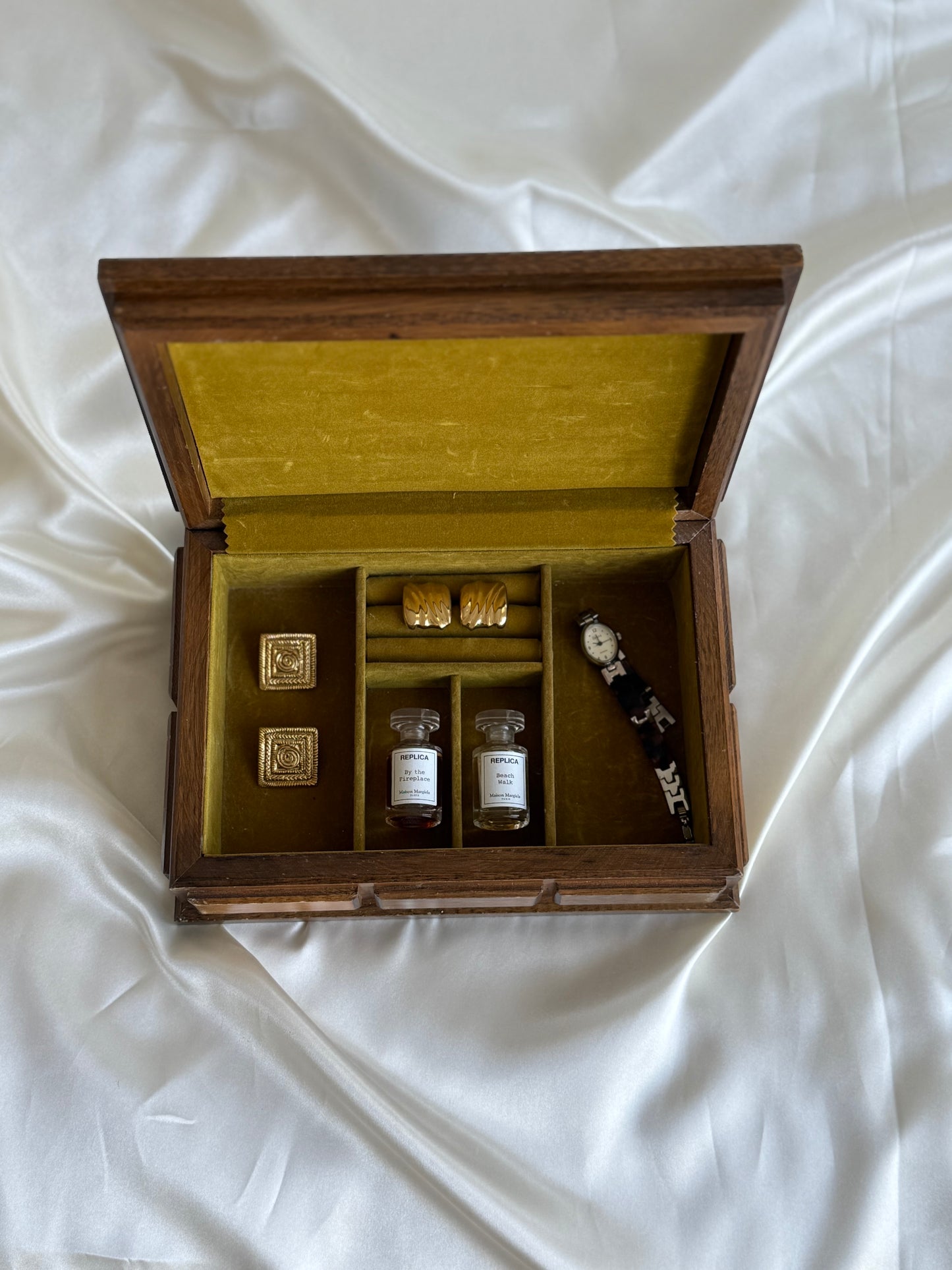 Vintage wooden jewelry box
