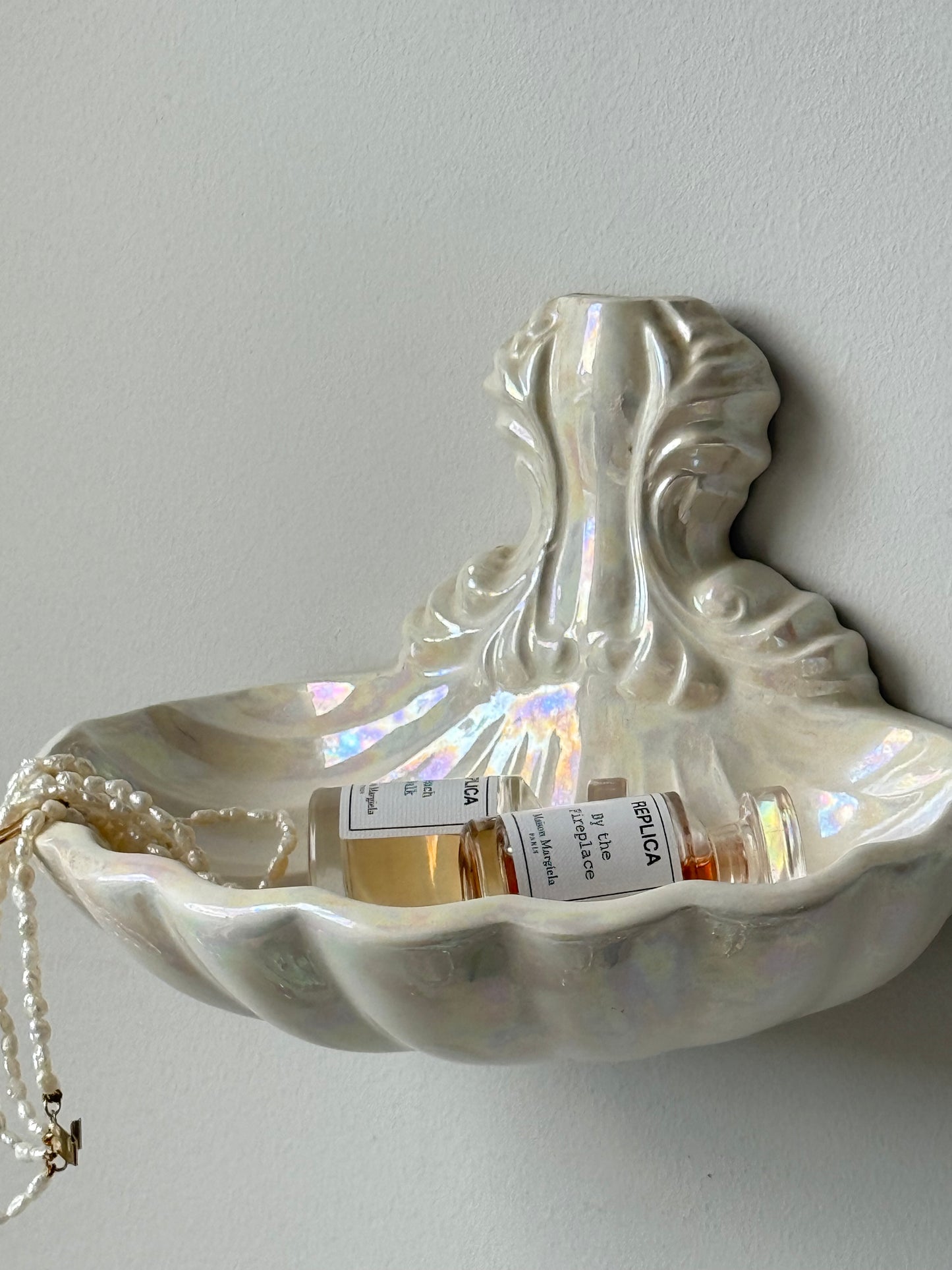 Vintage Wall Shell Dish – Pearl Lustre Ceramic