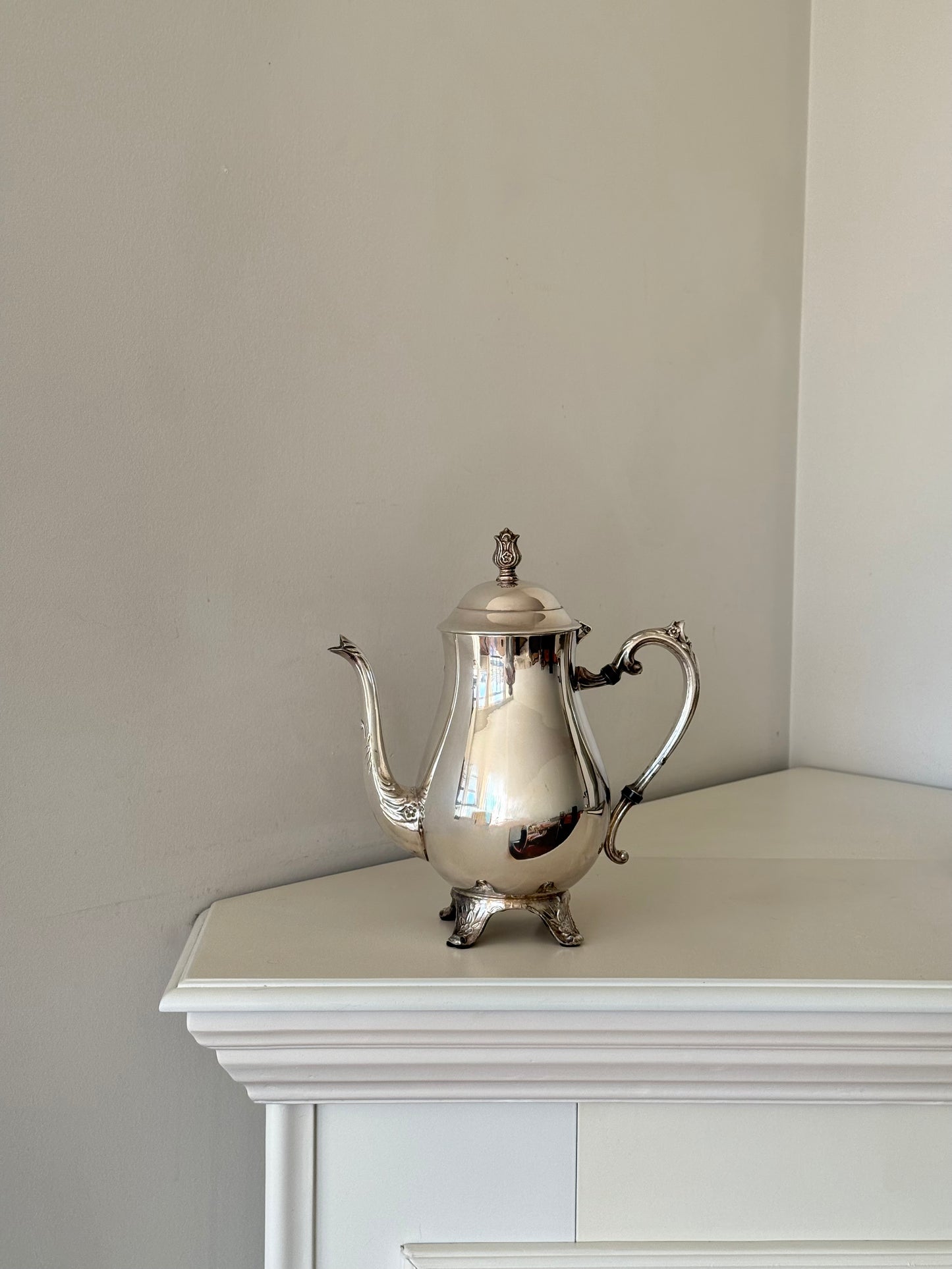 Vintage Silver Plate Tea / Coffee Pot