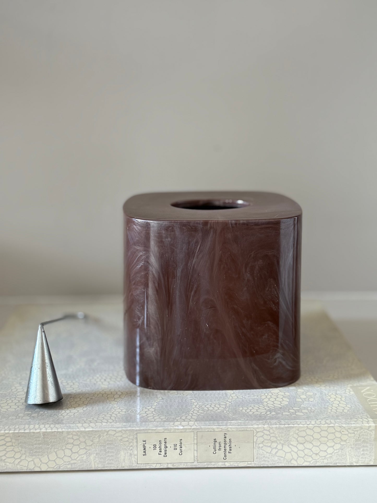 Vintage Acrylic Tissue Box Cover — Mocha Swirl