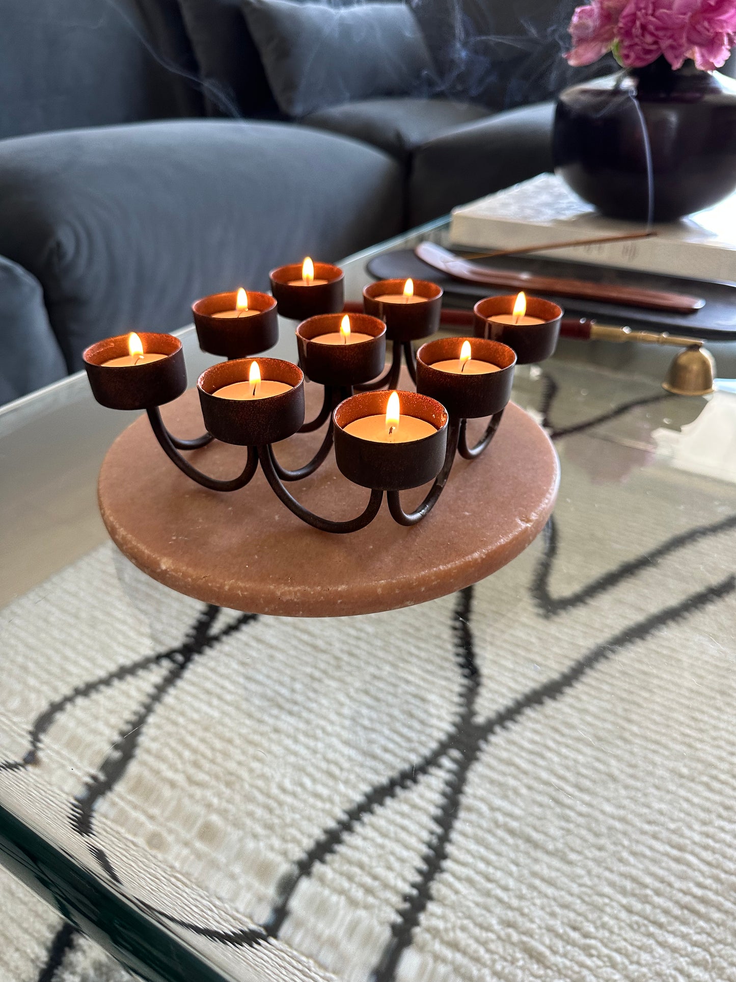 Iron tealight candleholder