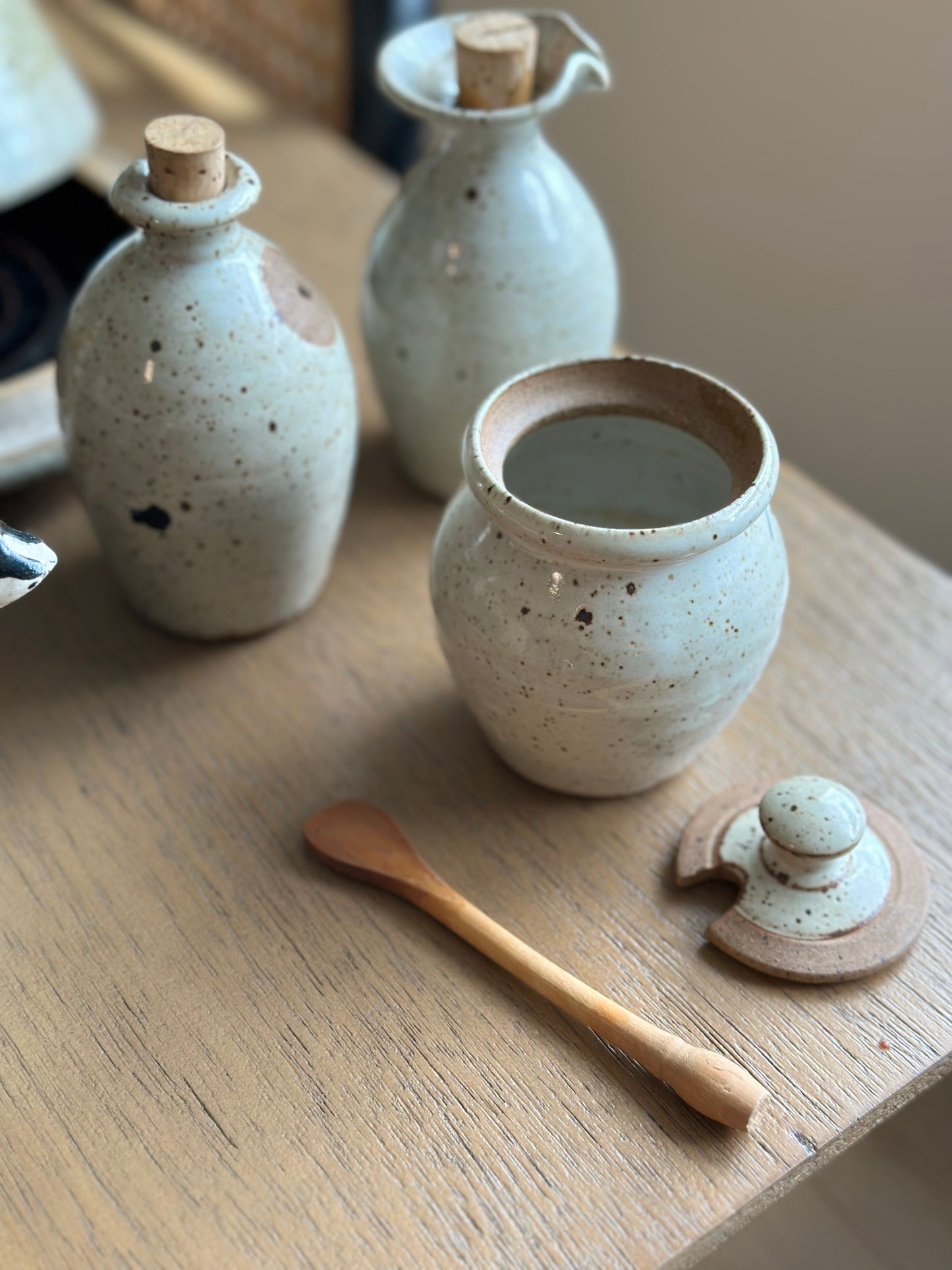 Pottery spice holders