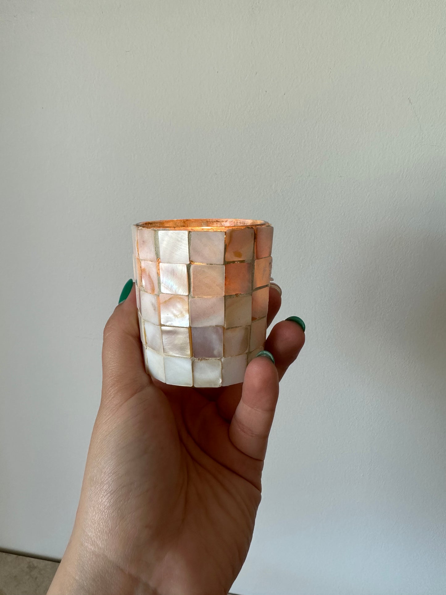 Capiz shell tealight