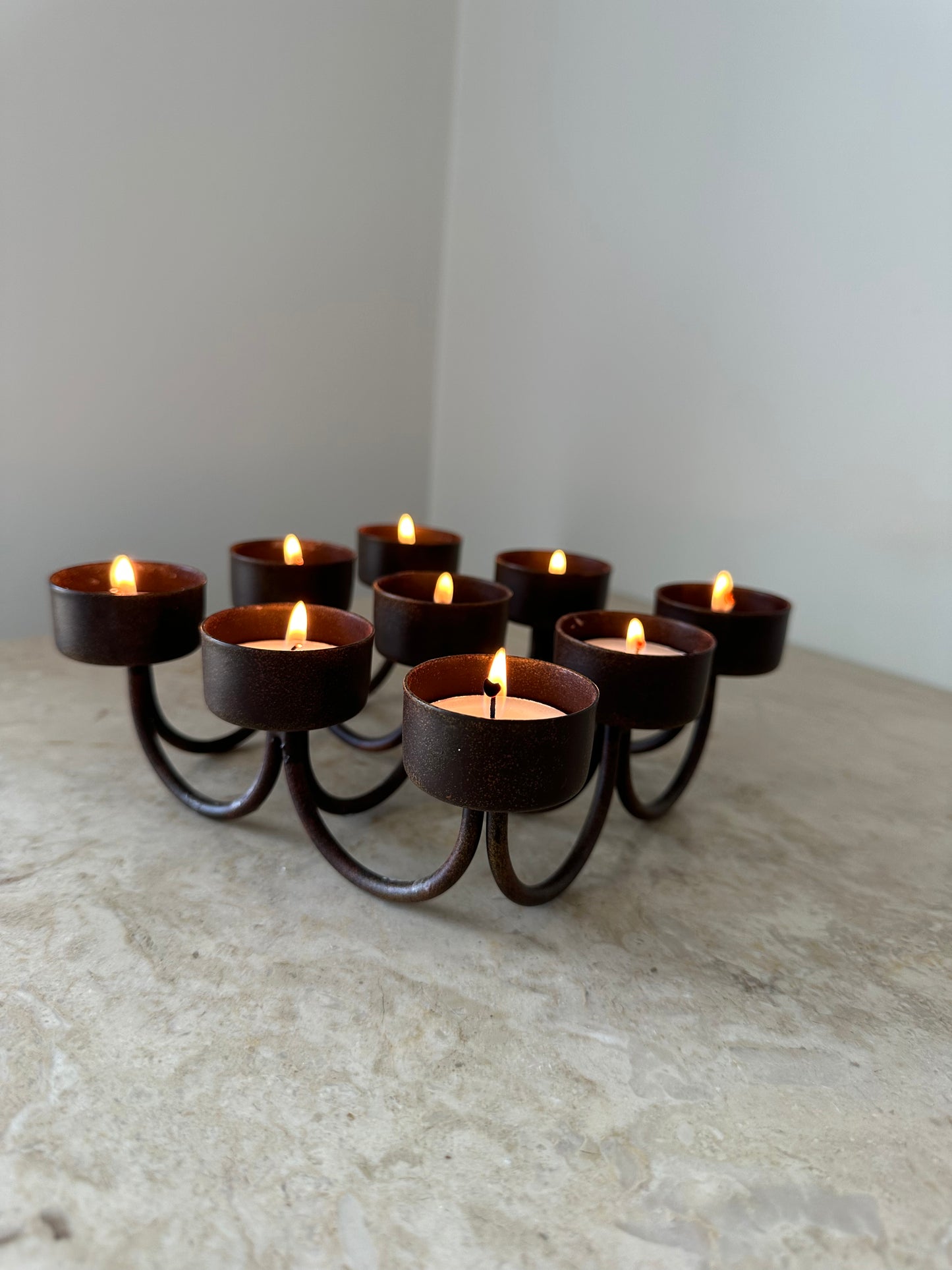 Iron tealight candleholder