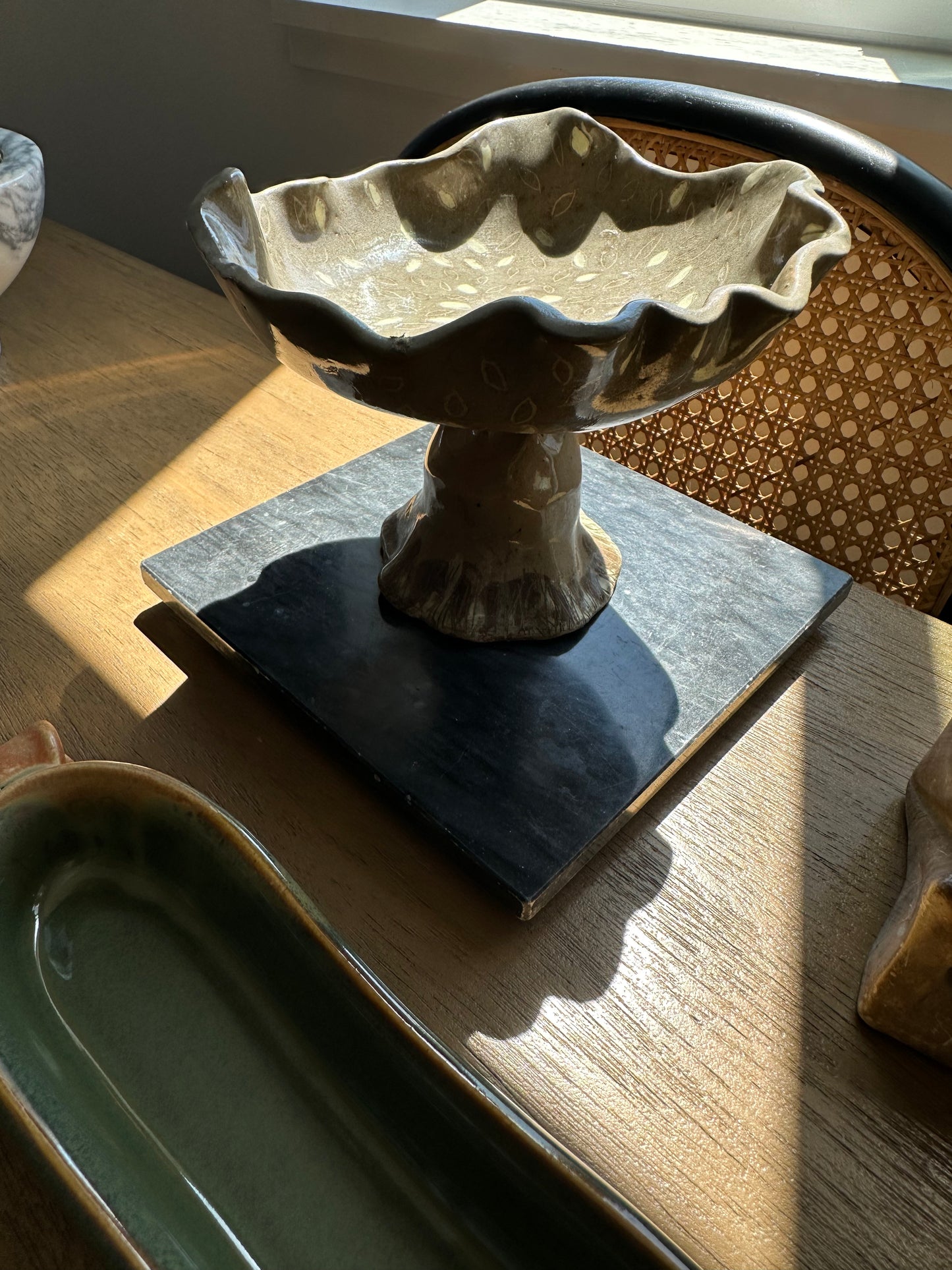 Pottery pedestal tray