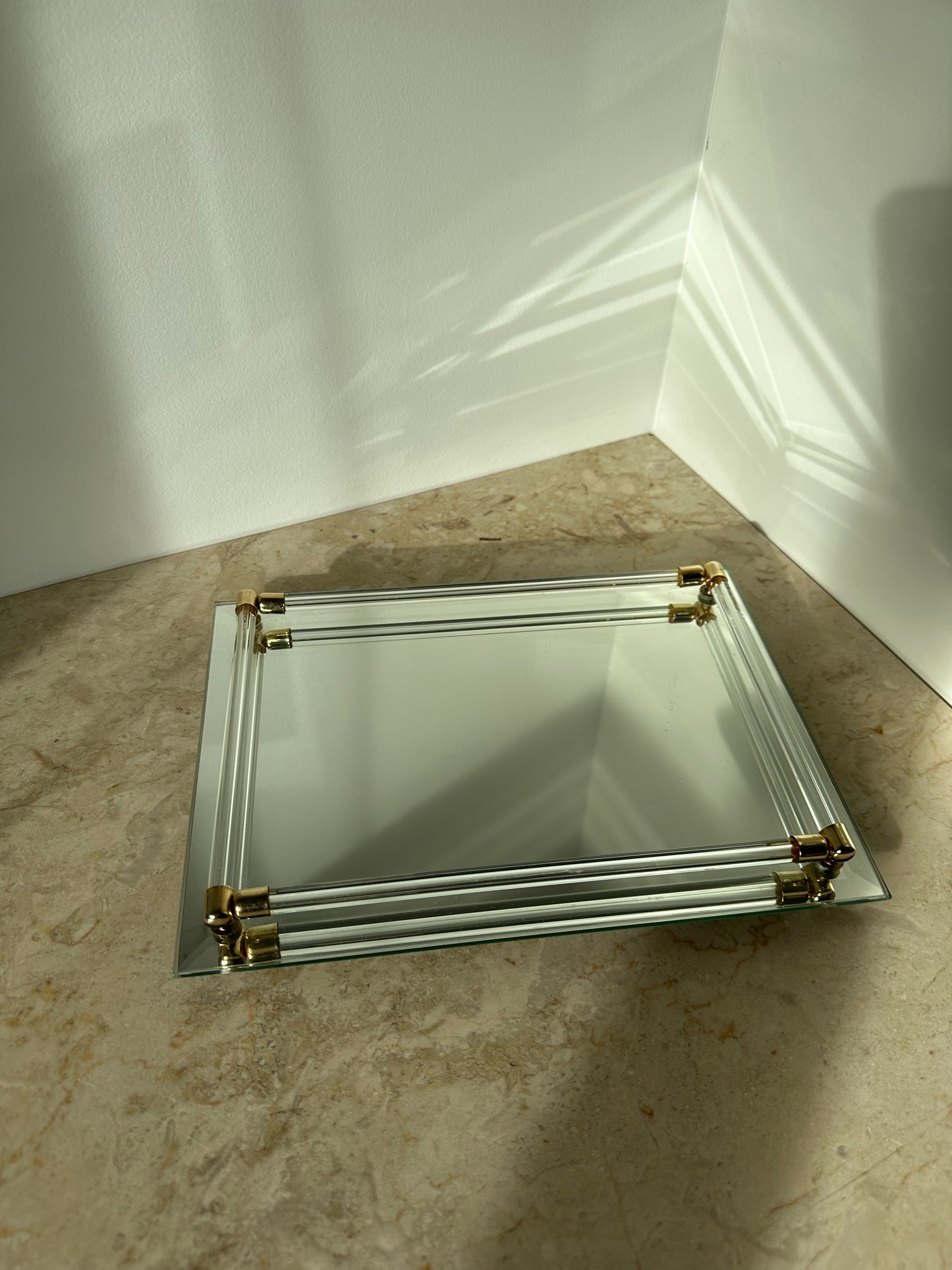 Mirror tray