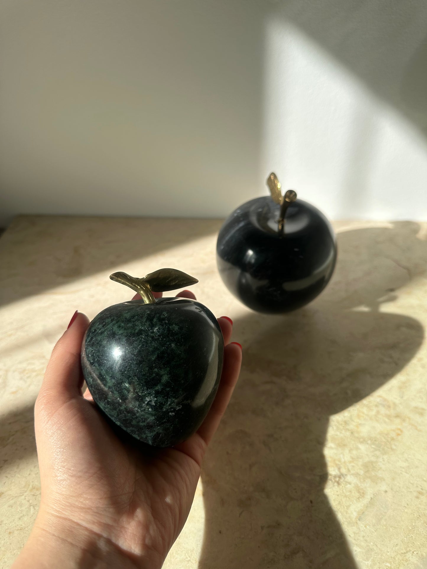 Marble apples