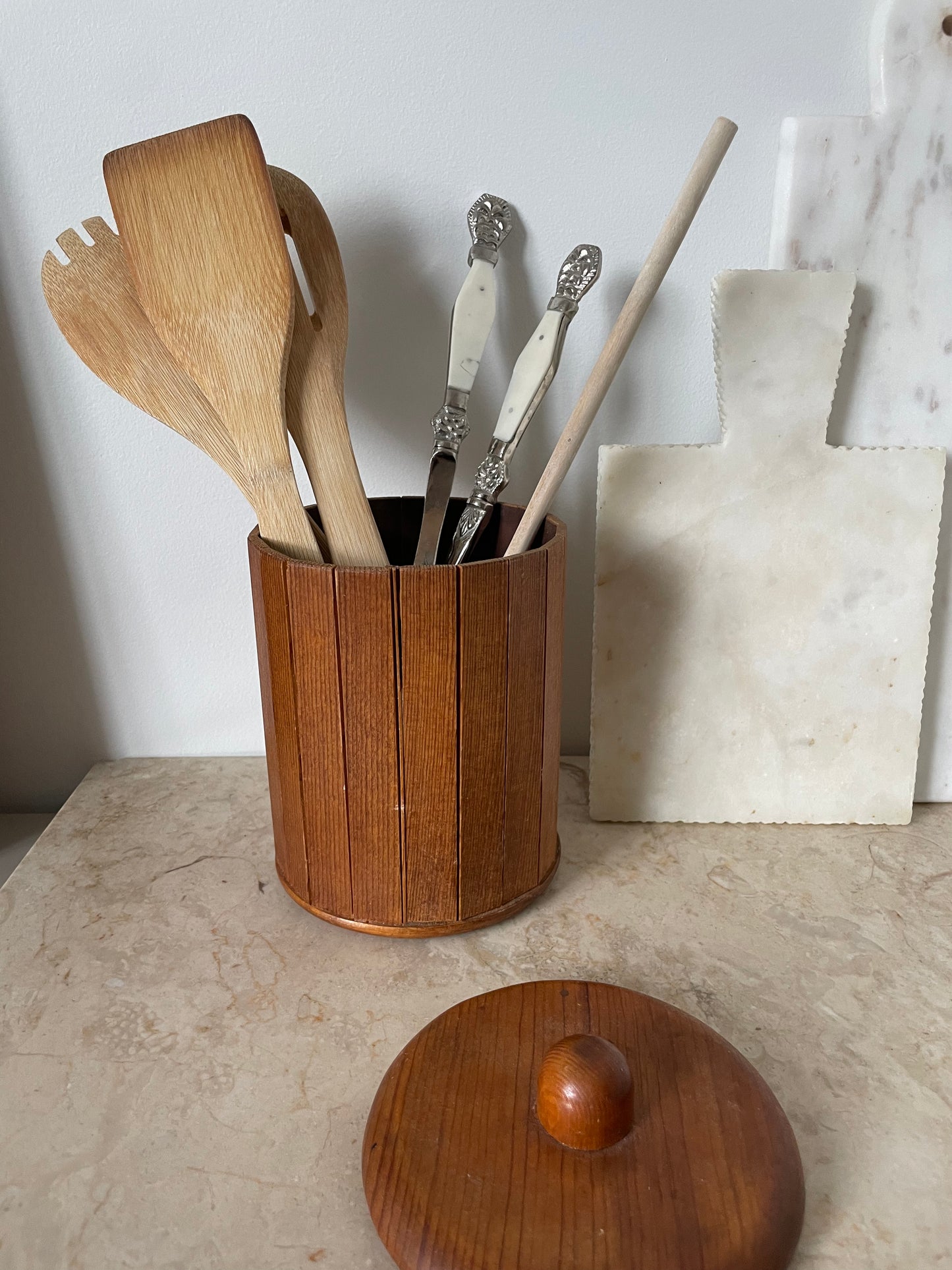 Wooden canister with lid