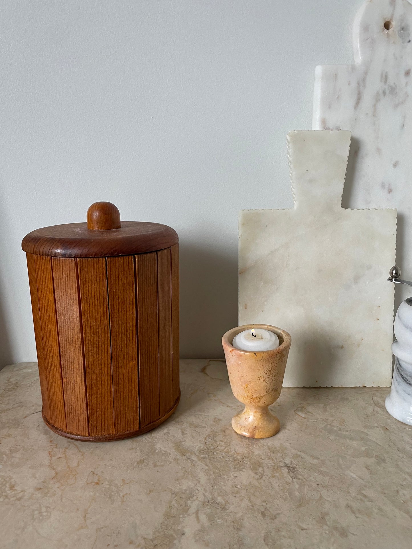 Wooden canister with lid