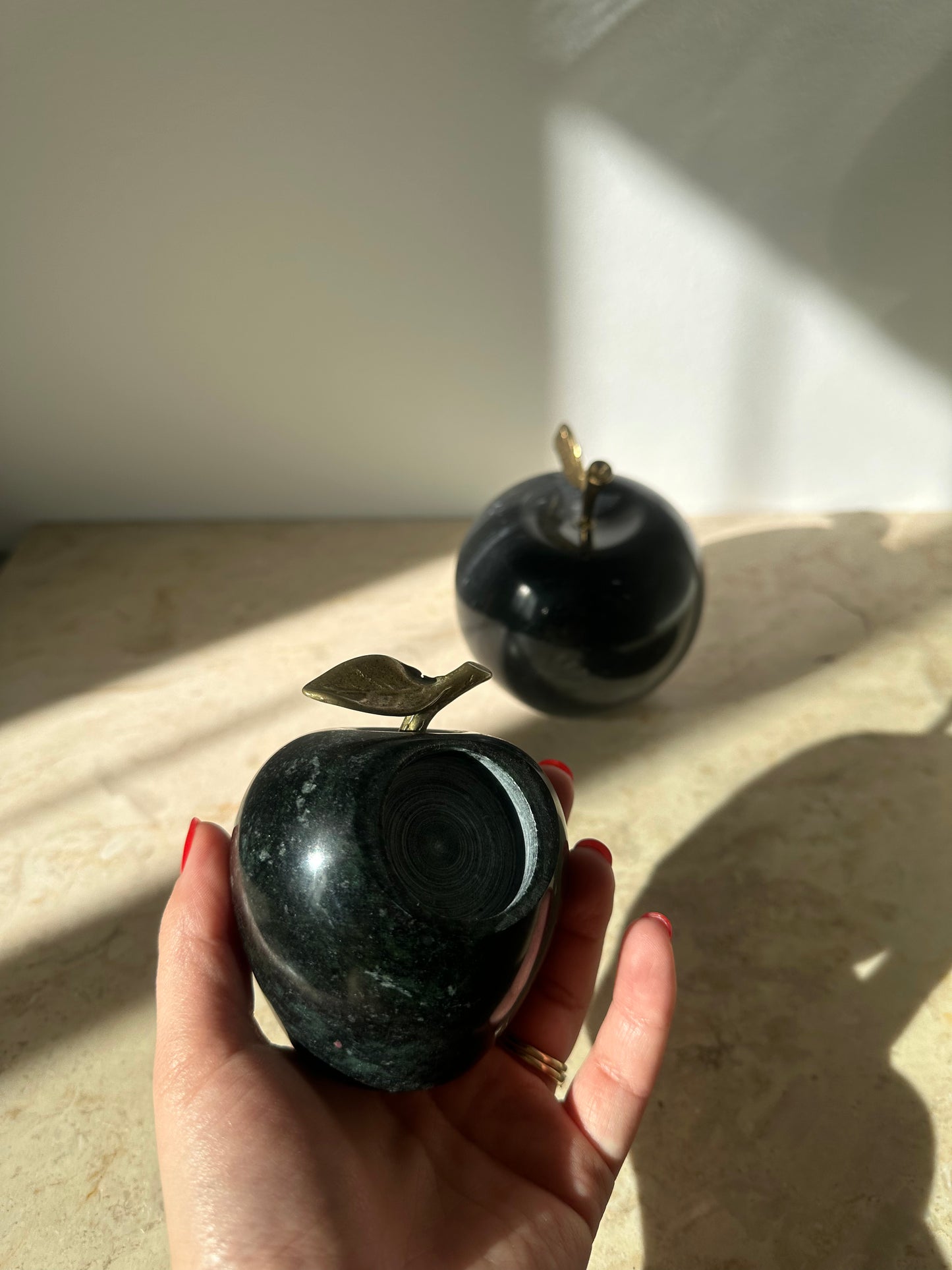 Marble apples