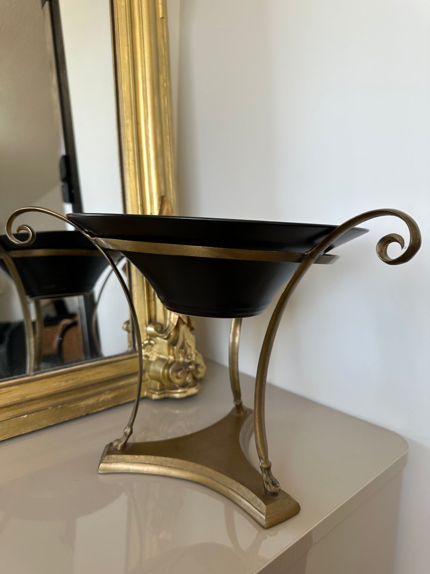 Fruit bowl on brass stand